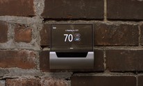 Microsoft unveils Win10 IoT Core Glas thermostat